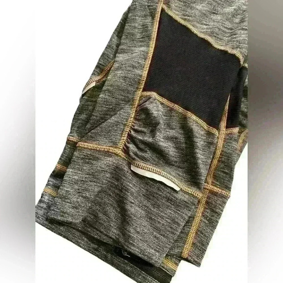 Athleta Medium Gray Capris Leggings - Picture 6 of 8